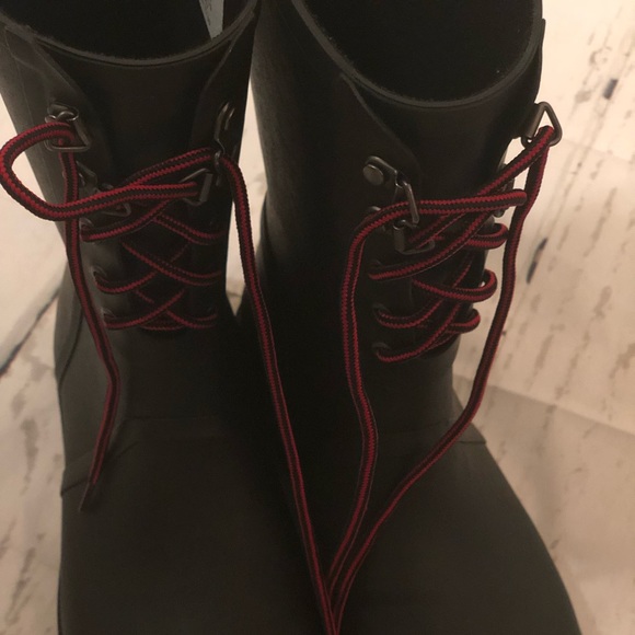 NWOT rain boots with laces - Picture 5 of 7